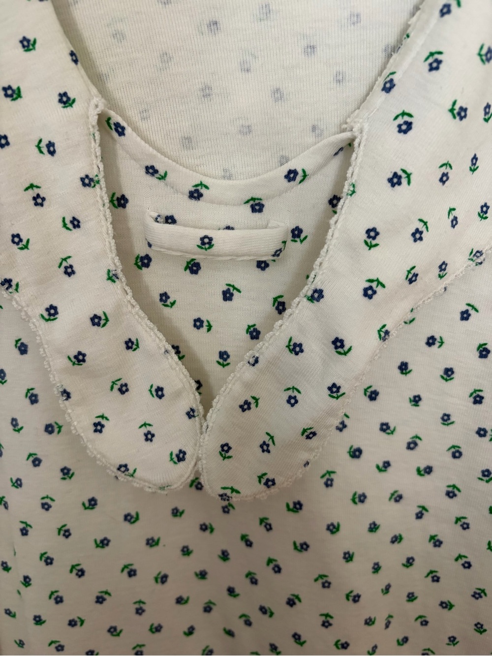 VTG White Sailor-Collar Top with floral Dot Print - Picture 4 of 9